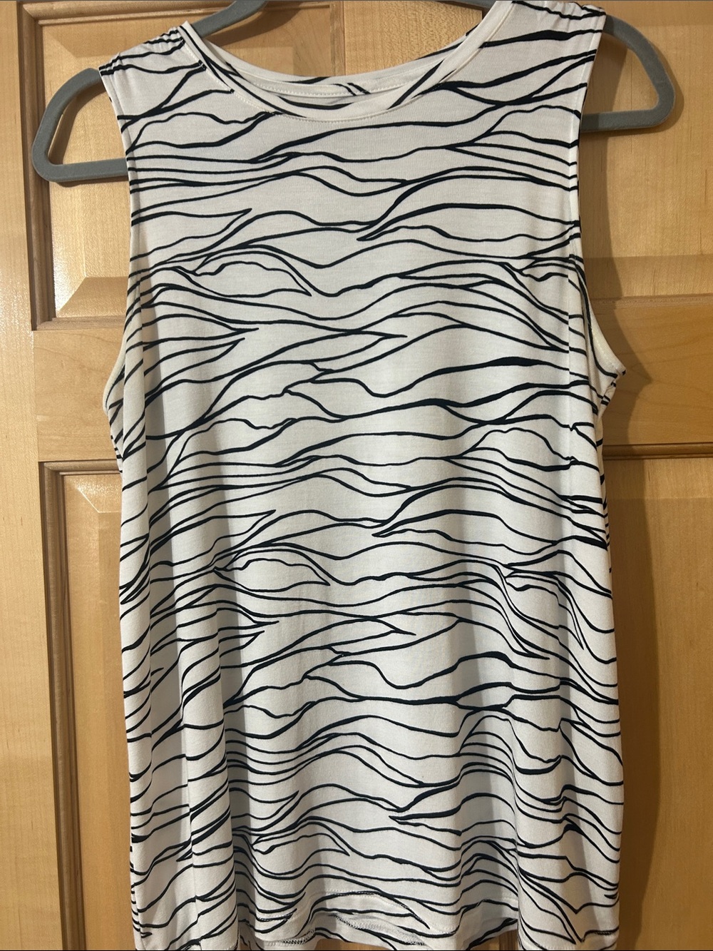 Nine West White Tank with Black Wave Stripe Print